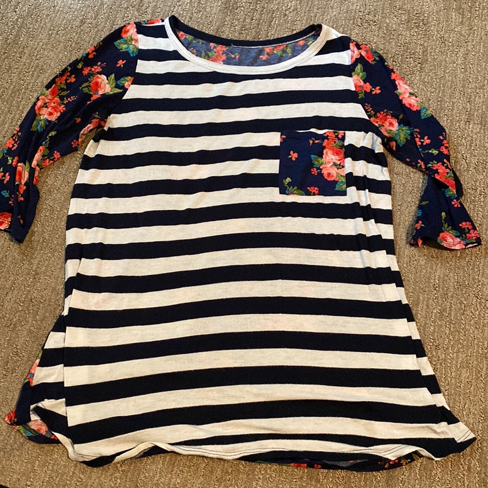 Floral stripped 3/4 sleve navy and floral striped shirt